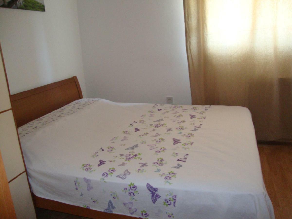 Apartment Mirta Pula Exterior photo