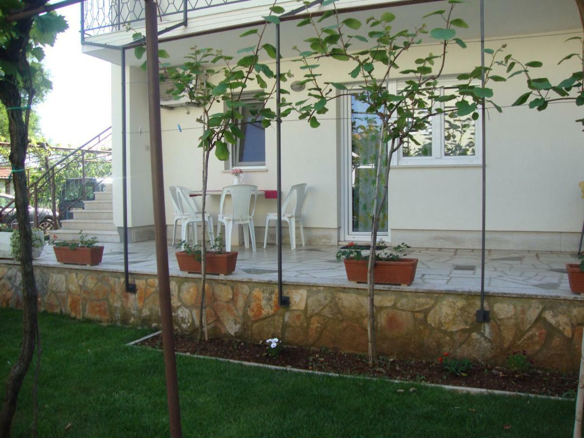 Apartment Mirta Pula Exterior photo
